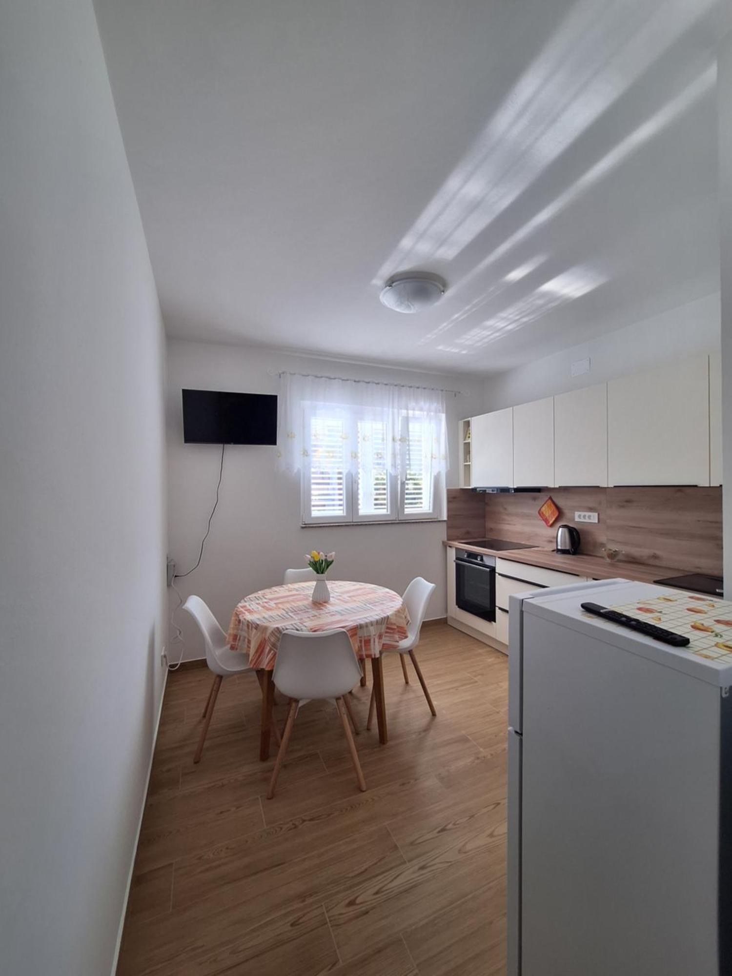 Apartment Marina Malinska Eksteriør billede